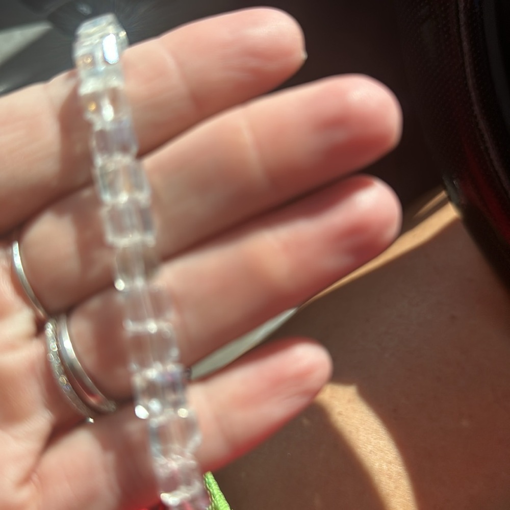 Beautiful clear square beaded bracelet on a stretchy band. - Picture 4 of 6